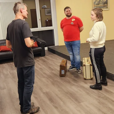 Das erste Bild mit Jonathan (Robin Hofheinz) und Mina (Jana Rentschler) wird inszeniert